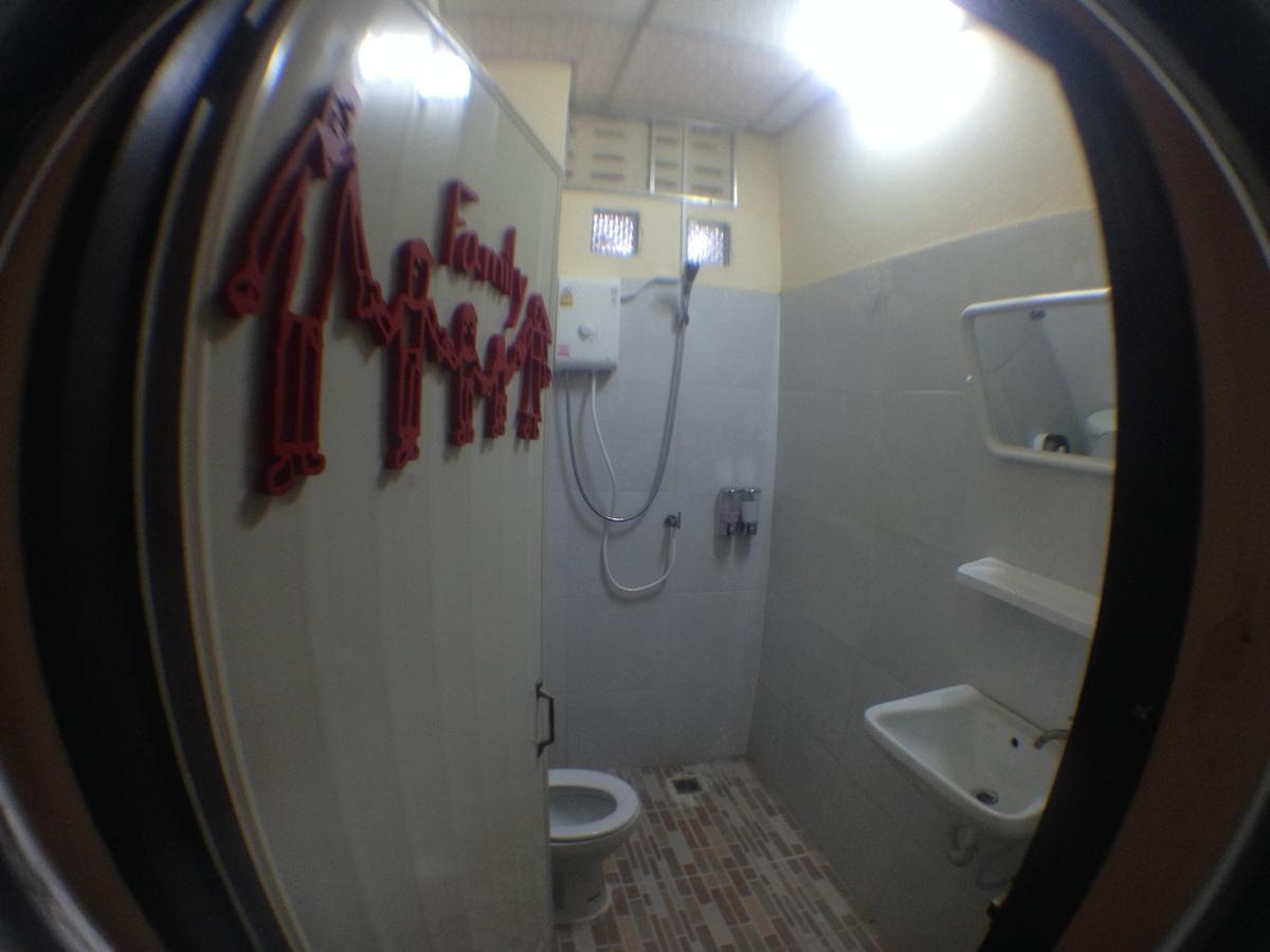 Bankaikow Hostel Канчанабури Екстериор снимка